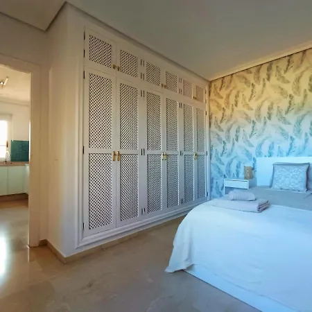 Charming & Sunny With Ocean View Apartment