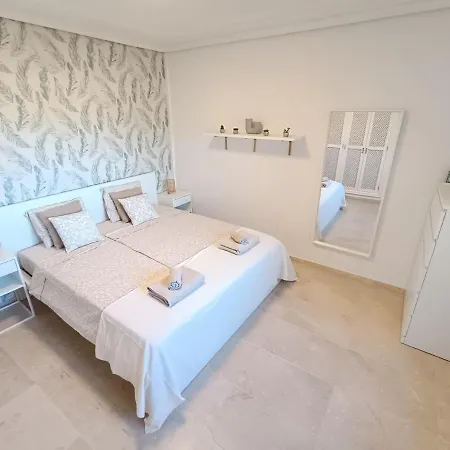 Charming & Sunny With Ocean View * 아데제