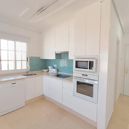 Charming & Sunny With Ocean View *